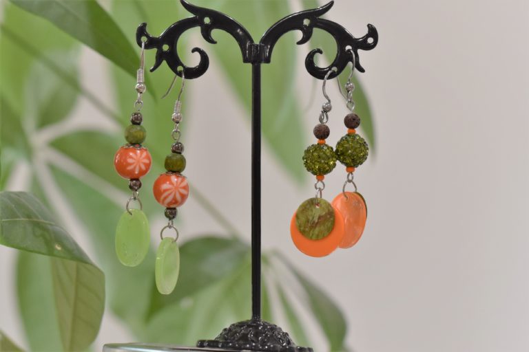 Boucles d'oreilles pendantes à crochets peps (orange et vert)